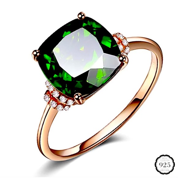 Jewelry - 🆕18k RG/925 Silver Lab Created Emerald Ring